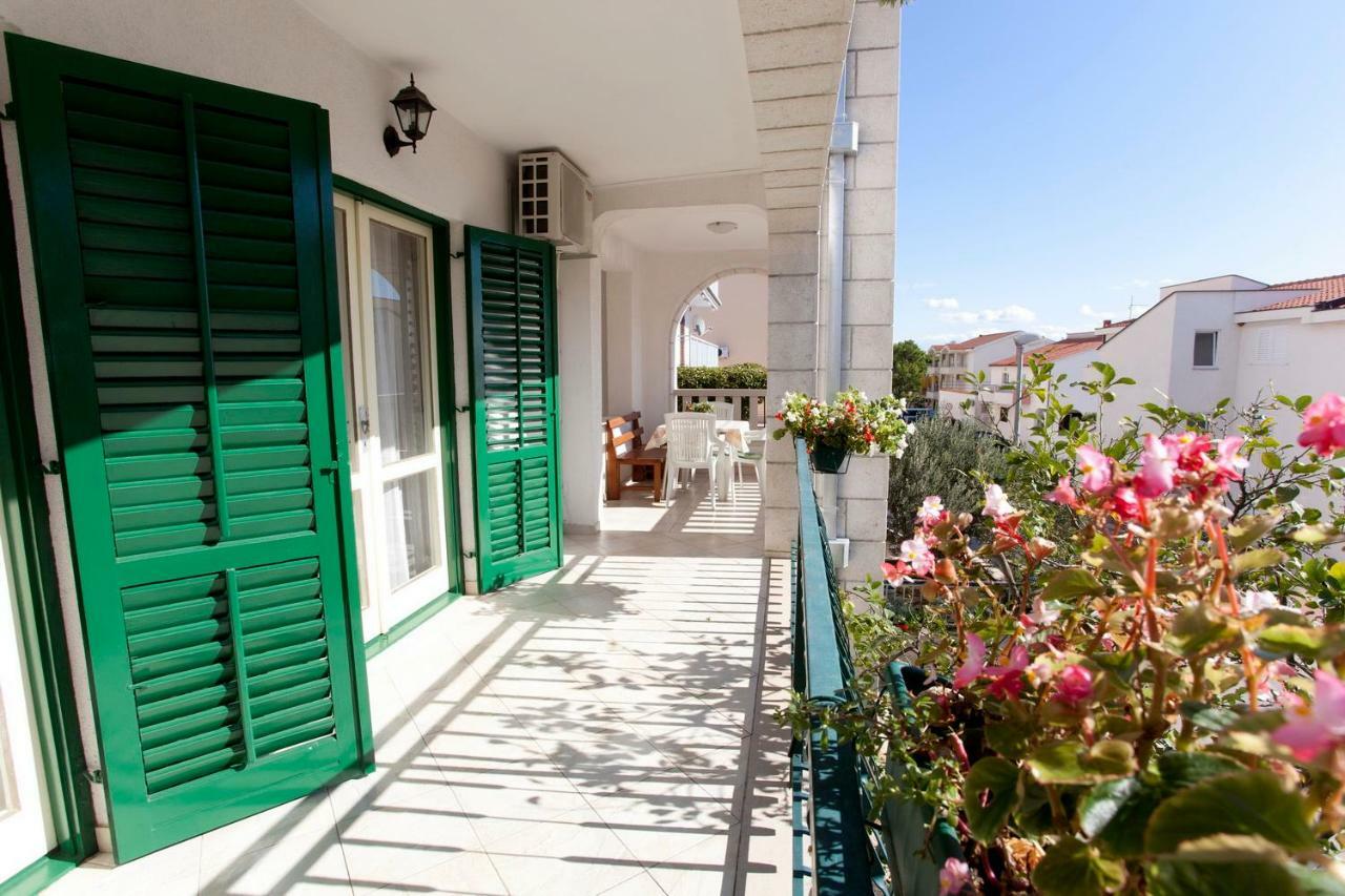 Apartmani Ruza Макарска Экстерьер фото