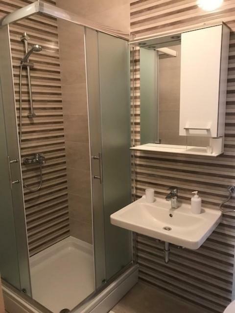 Apartmani Ruza Макарска Экстерьер фото